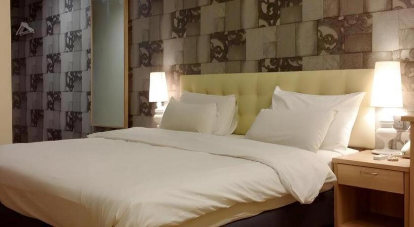 I-Hotel @ Johor Bahru Dış mekan fotoğraf