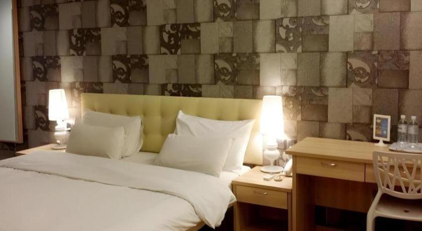 I-Hotel @ Johor Bahru Dış mekan fotoğraf